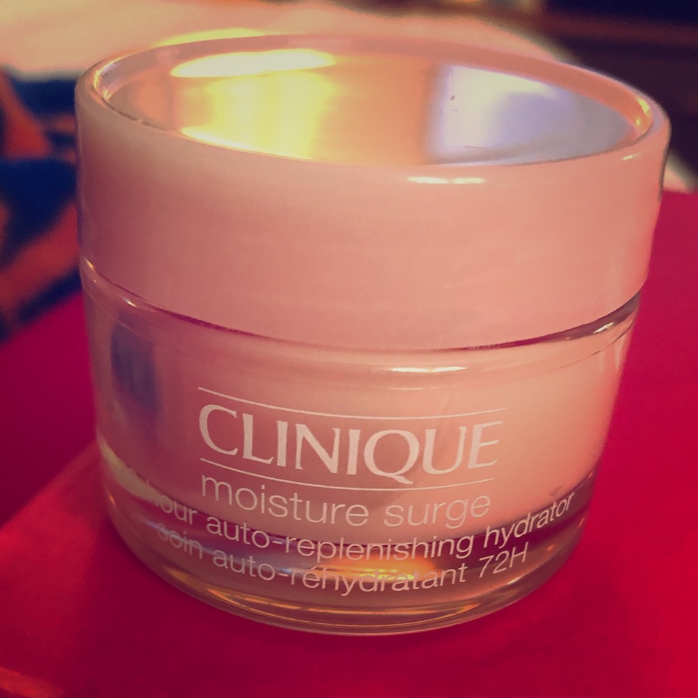 Clinique Moisture Surge